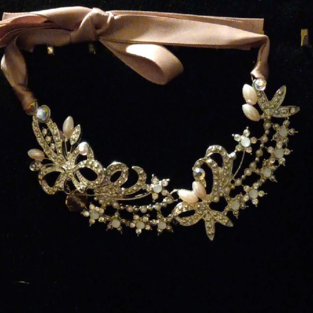 Bridal Crystal and Pearl tiara, head piece.